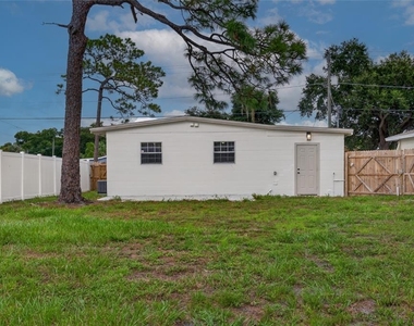7508 N Thatcher Avenue - Photo Thumbnail 18