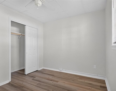 7508 N Thatcher Avenue - Photo Thumbnail 24