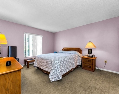 2575 Pine Ridge Way S - Photo Thumbnail 9