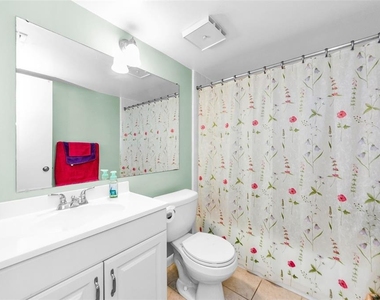 2575 Pine Ridge Way S - Photo Thumbnail 13