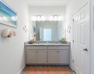 2952 Marine Grass Drive - Photo Thumbnail 16