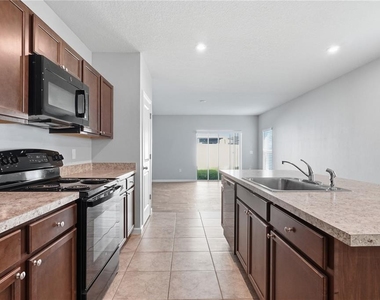 1530 Finnigan Circle - Photo Thumbnail 5