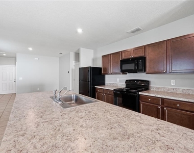 1530 Finnigan Circle - Photo Thumbnail 8