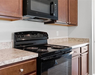 1530 Finnigan Circle - Photo Thumbnail 6
