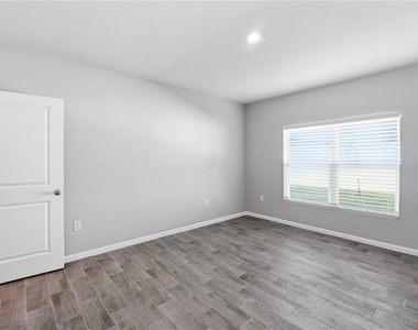 1530 Finnigan Circle - Photo Thumbnail 13