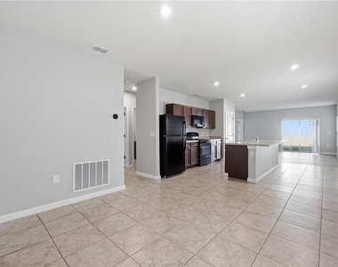 1530 Finnigan Circle - Photo Thumbnail 3