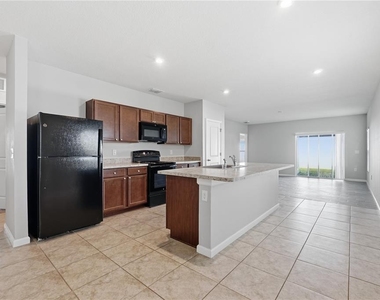 1530 Finnigan Circle - Photo Thumbnail 4