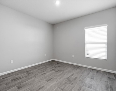 1530 Finnigan Circle - Photo Thumbnail 18