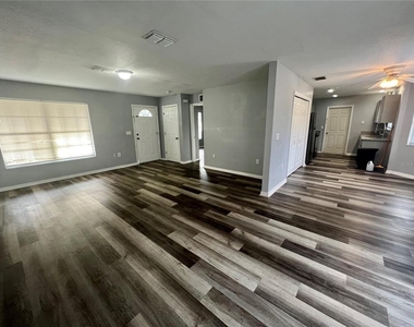 45 Pine Circle - Photo Thumbnail 2