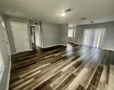 45 Pine Circle - Photo Thumbnail 1