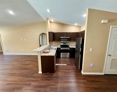 766 Nw 59th Avenue - Photo Thumbnail 5