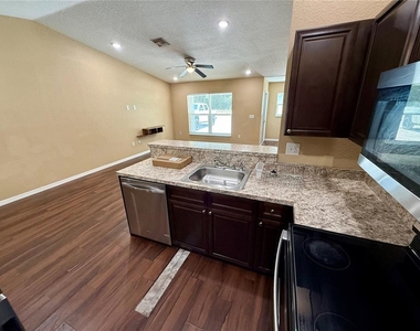 766 Nw 59th Avenue - Photo Thumbnail 7