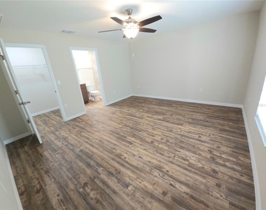 13775 Sw 43rd Circle - Photo Thumbnail 9