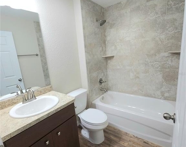 13775 Sw 43rd Circle - Photo Thumbnail 7