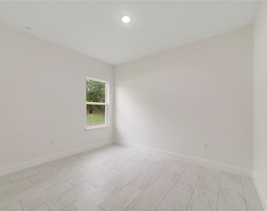 3355 W Marie Drive - Photo Thumbnail 6
