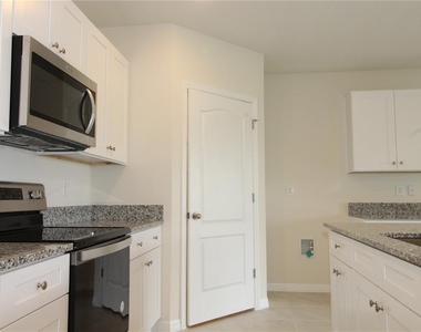 524 Talisi Loop - Photo Thumbnail 13