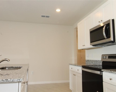 524 Talisi Loop - Photo Thumbnail 15