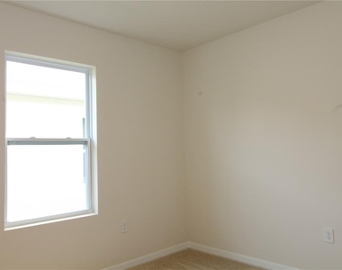 524 Talisi Loop - Photo Thumbnail 9