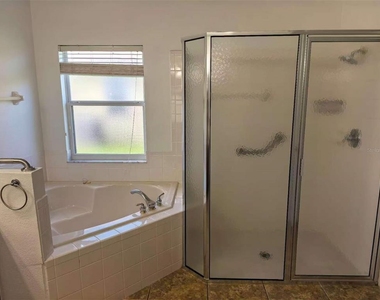 3520 Shorewood Drive - Photo Thumbnail 11