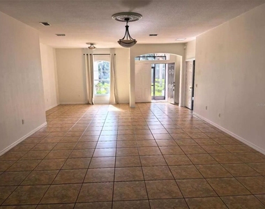 3520 Shorewood Drive - Photo Thumbnail 5