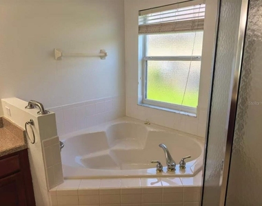 3520 Shorewood Drive - Photo Thumbnail 12