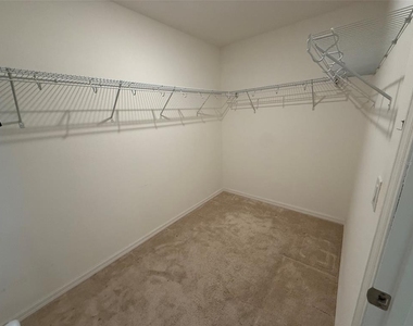 2228 Napone Lane - Photo Thumbnail 20