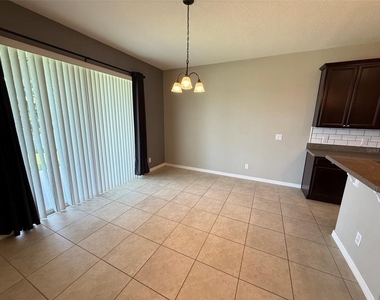2228 Napone Lane - Photo Thumbnail 8