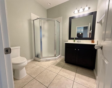 2228 Napone Lane - Photo Thumbnail 12