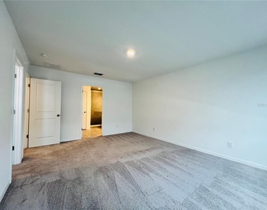 1561 Discovery Street - Photo Thumbnail 4