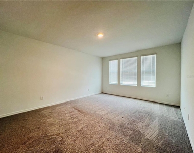 1561 Discovery Street - Photo Thumbnail 5
