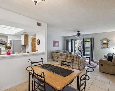 2554 Lakeway Branch Drive - Photo Thumbnail 5