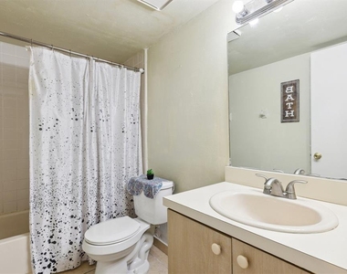 2554 Lakeway Branch Drive - Photo Thumbnail 9