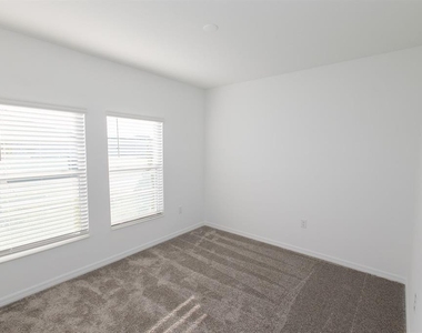 1482 Austin Street - Photo Thumbnail 2
