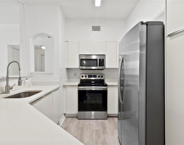 3428 Soho Street - Photo Thumbnail 5