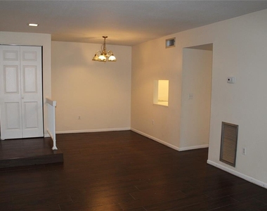 3294 S Semoran Boulevard - Photo Thumbnail 3