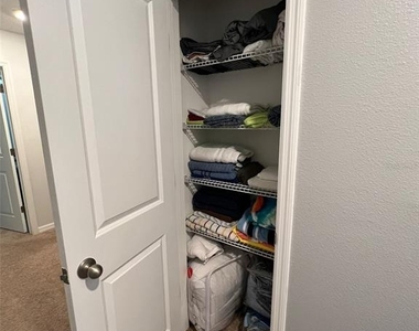 863 Grandin Street - Photo Thumbnail 7