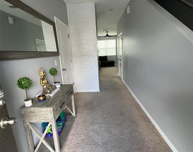 863 Grandin Street - Photo Thumbnail 15