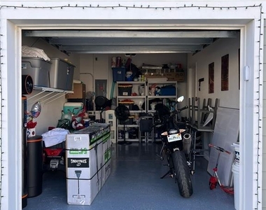 863 Grandin Street - Photo Thumbnail 2