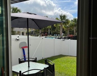 863 Grandin Street - Photo Thumbnail 9