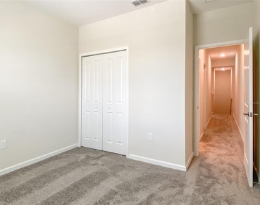 10010 Red Eagle Drive - Photo Thumbnail 13