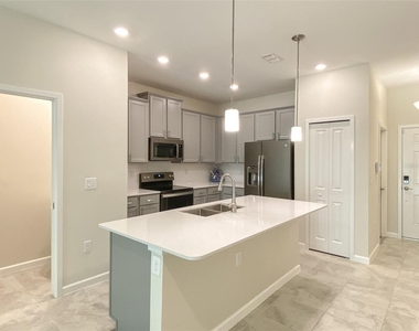 10010 Red Eagle Drive - Photo Thumbnail 3