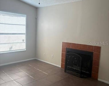 208 Northlake Drive - Photo Thumbnail 4