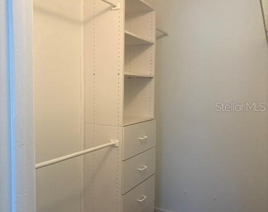 208 Northlake Drive - Photo Thumbnail 7