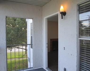208 Northlake Drive - Photo Thumbnail 2