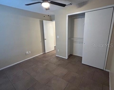 208 Northlake Drive - Photo Thumbnail 8
