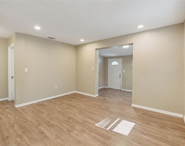 5000 Huppel Avenue - Photo Thumbnail 14