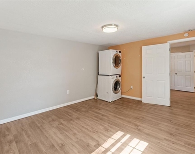 5000 Huppel Avenue - Photo Thumbnail 11