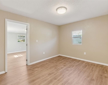 5000 Huppel Avenue - Photo Thumbnail 13