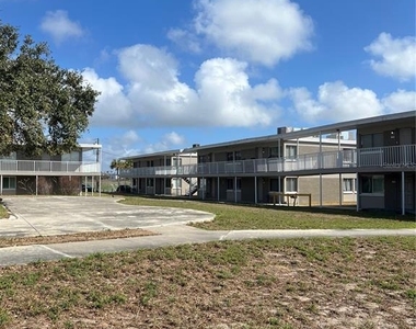 800 N Fiske Boulevard - Photo Thumbnail 1
