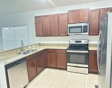 477 Kestrel Drive - Photo Thumbnail 3